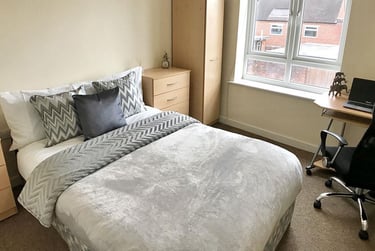 1 bed flat, Hassell Street, Basford, Newcastle under Lyme, ST51BF - Image 1